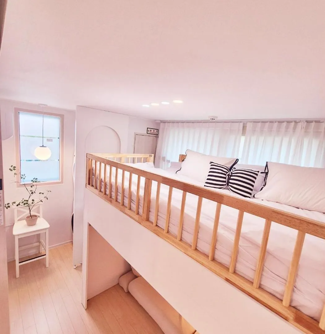 Stay H Hapjung Cine #Hapjeong #Hongdae #Airport Railroad #New Building #3 Queen Beds #7 People #1 Minute To Yg Entertainment #Elevator #Parking #Air Conditioner In Each Room #Luggage Storage #Hotel-Style Bedding #Movie Seoul Apartment