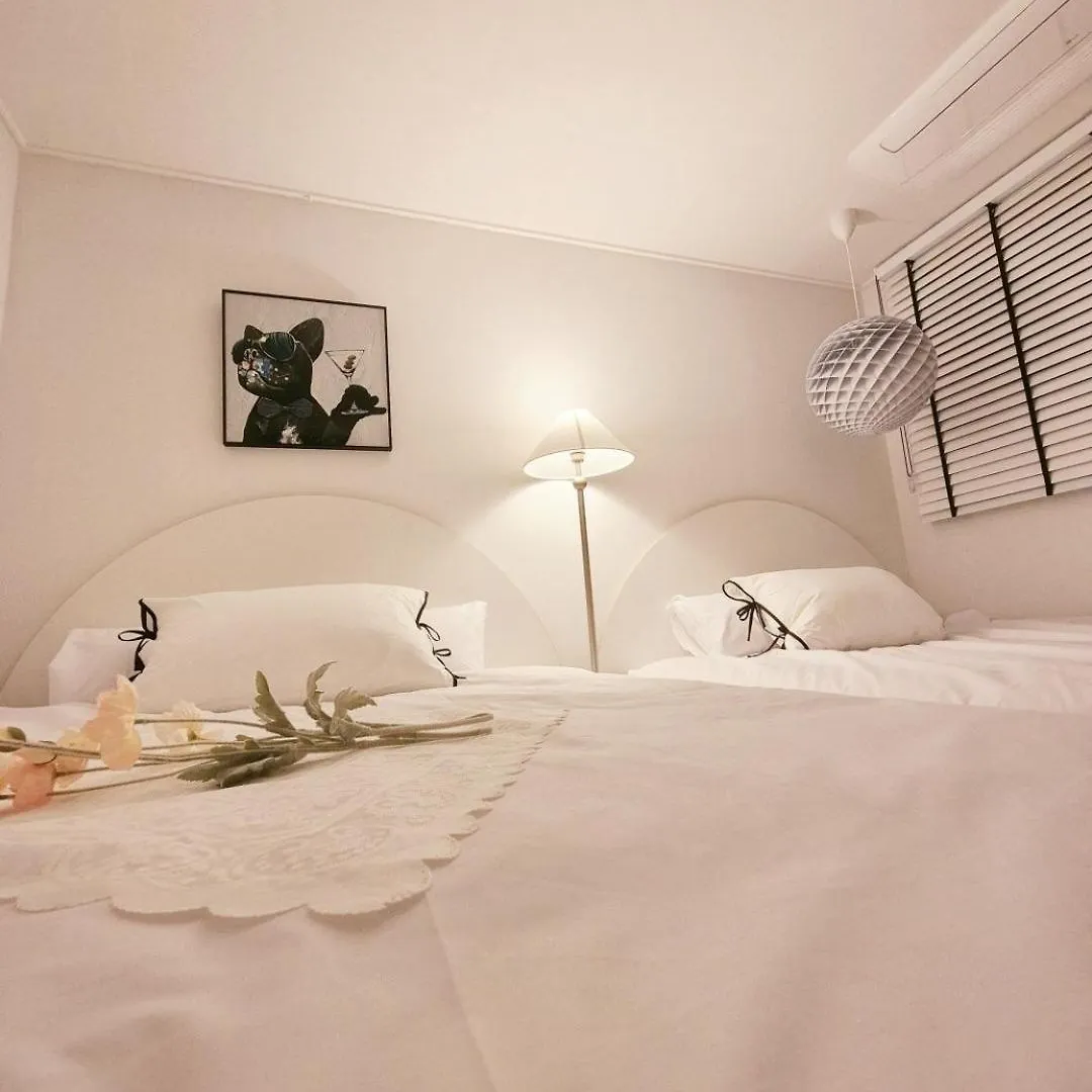 Stay H Hapjung Cine #Hapjeong #Hongdae #Airport Railroad #New Building #3 Queen Beds #7 People #1 Minute To Yg Entertainment #Elevator #Parking #Air Conditioner In Each Room #Luggage Storage #Hotel-Style Bedding #Movie Seoul Apartment