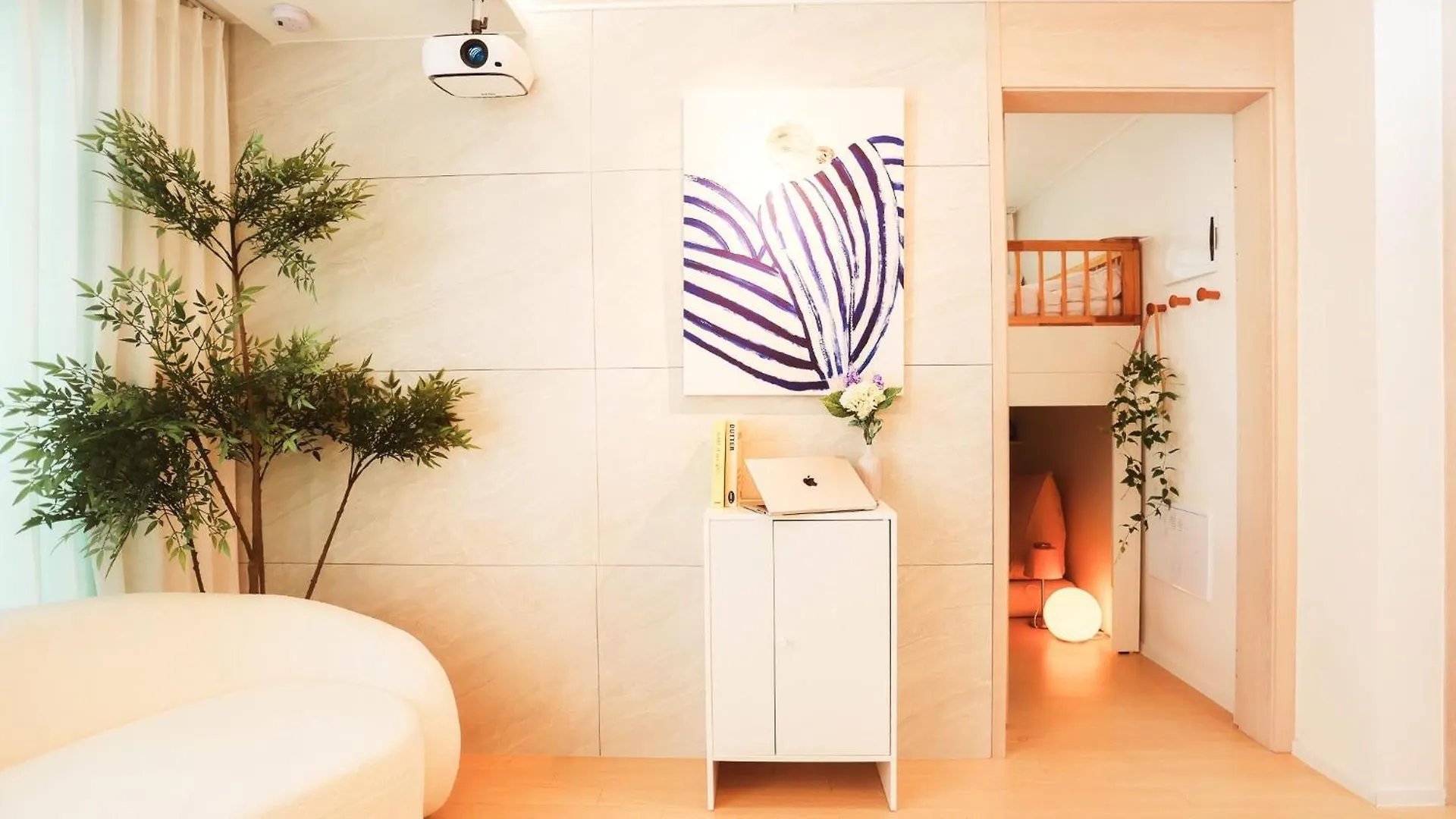 Stay H Hapjung Cine #Hapjeong #Hongdae #Airport Railroad #New Building #3 Queen Beds #7 People #1 Minute To Yg Entertainment #Elevator #Parking #Air Conditioner In Each Room #Luggage Storage #Hotel-Style Bedding #Movie Seul 0*,  Korea Południowa