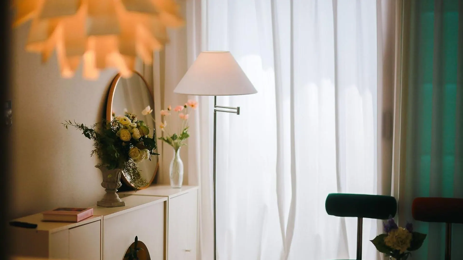 Stay H Hapjung Cine #Hapjeong #Hongdae #Airport Railroad #New Building #3 Queen Beds #7 People #1 Minute To Yg Entertainment #Elevator #Parking #Air Conditioner In Each Room #Luggage Storage #Hotel-Style Bedding #Movie Seul Apartament