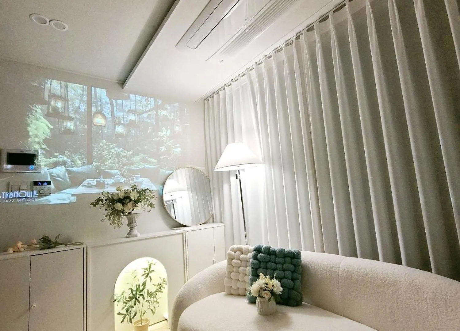 Apartament Stay H Hapjung Cine #Hapjeong #Hongdae #Airport Railroad #New Building #3 Queen Beds #7 People #1 Minute To Yg Entertainment #Elevator #Parking #Air Conditioner In Each Room #Luggage Storage #Hotel-Style Bedding #Movie Seul Korea Południowa